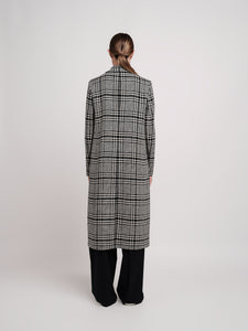 Double-breasted coat in black and white wool maxi wales