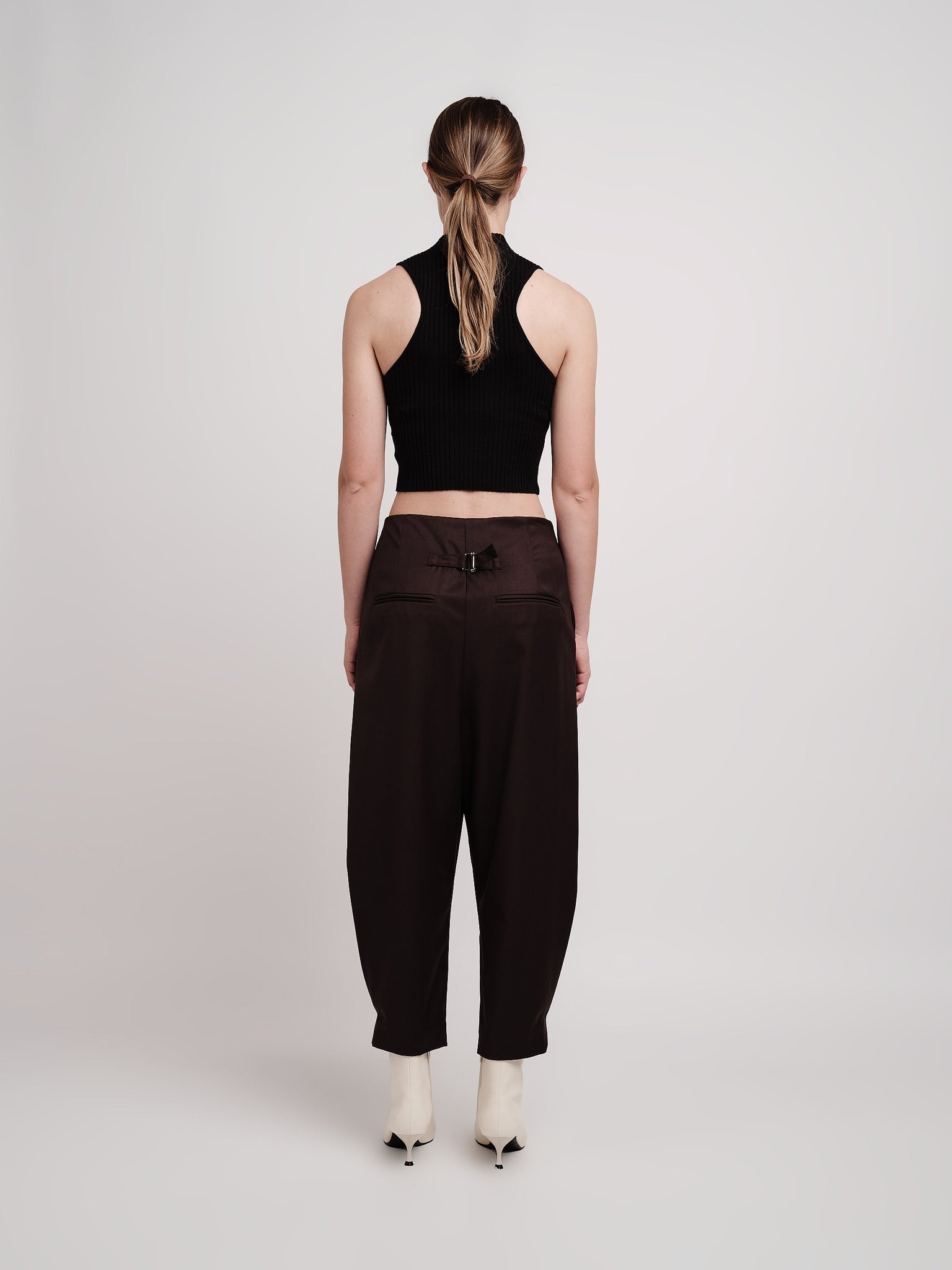Wide trousers closed at the bottom in dark brown wool blend