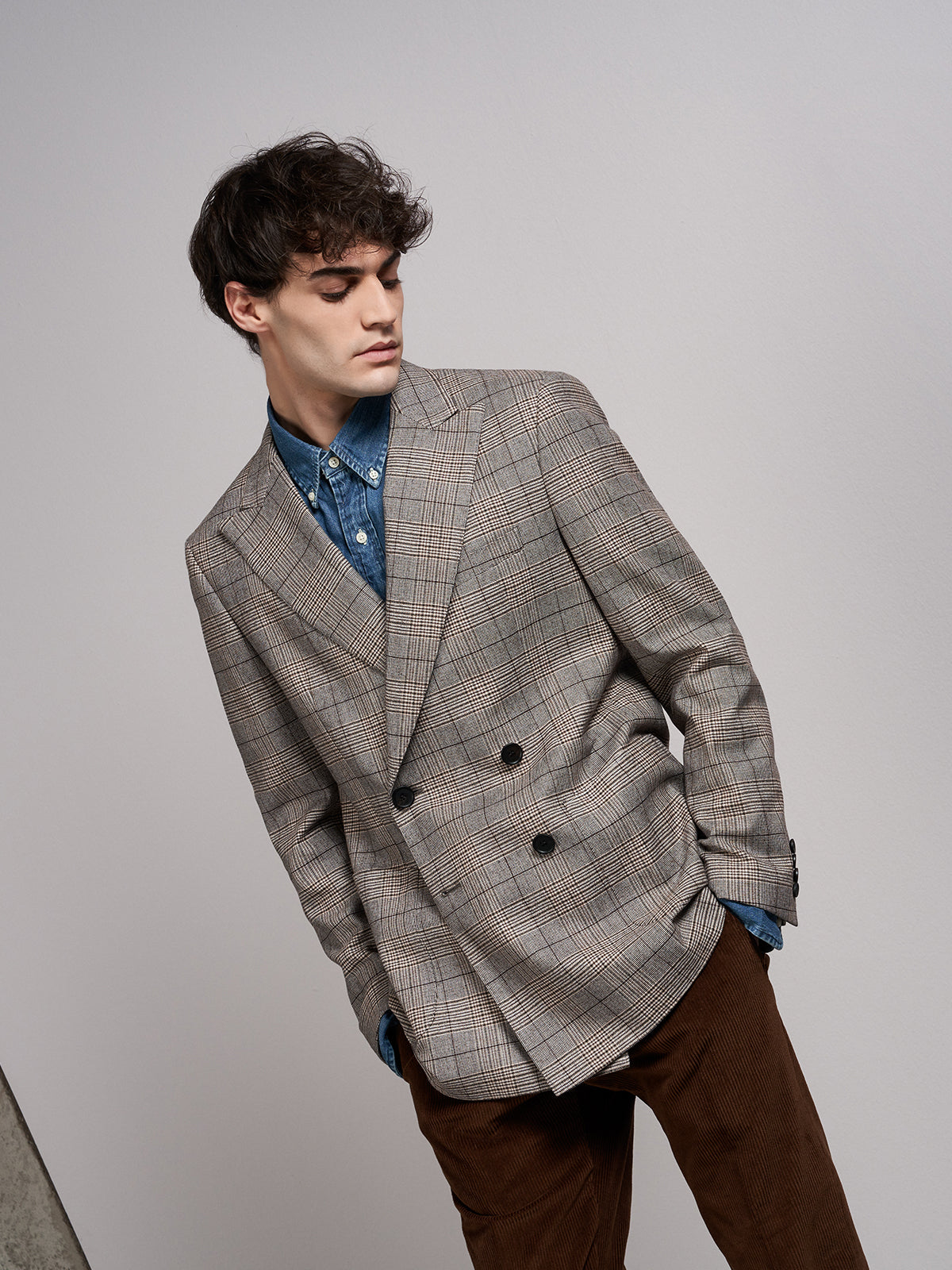 Giacca doppiopetto in galles di lana/cotone sui toni del beige