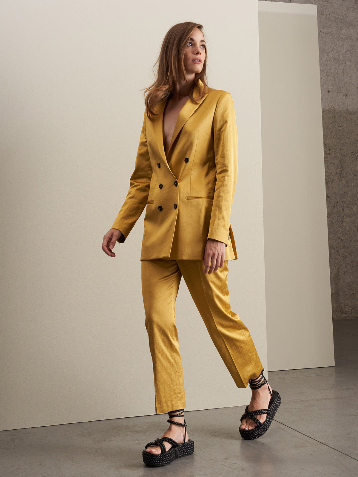 Straight trousers in honey-colored cotton satin
